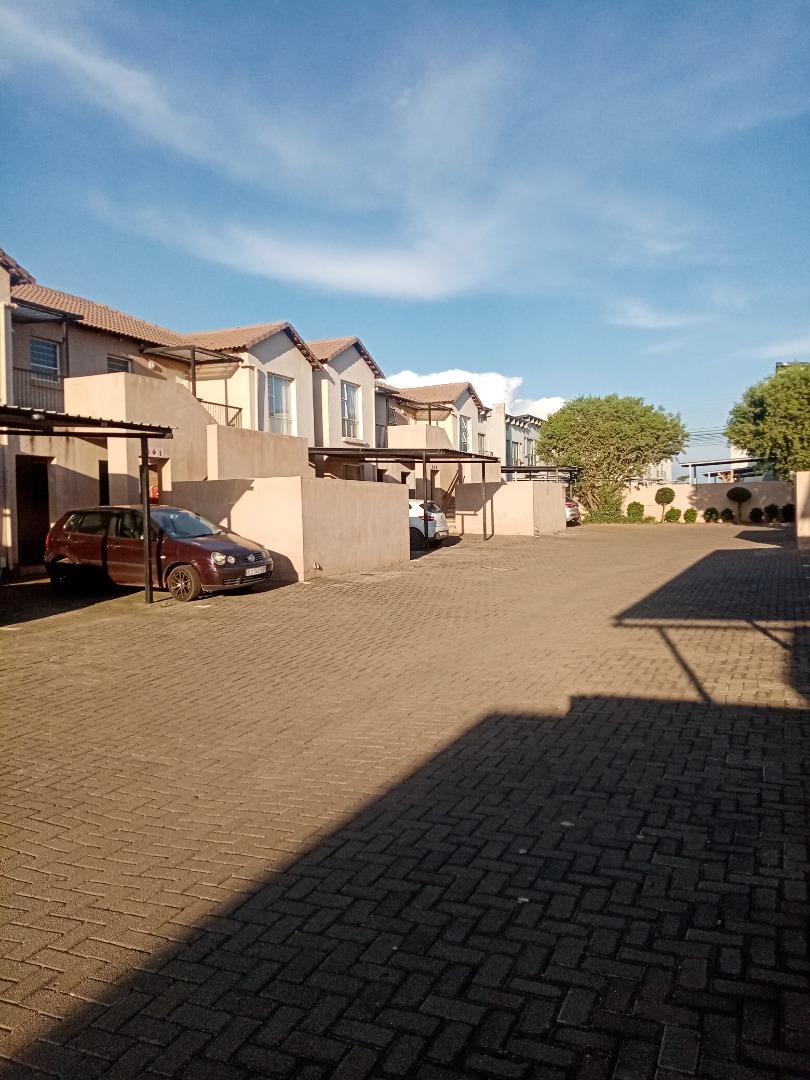 2 Bedroom Apartment for Sale - Gauteng