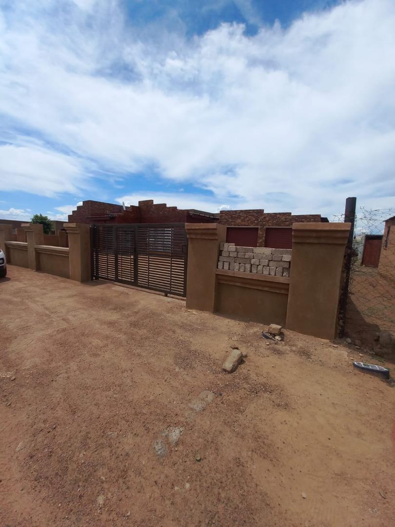 3 Bedroom House for Sale - North West