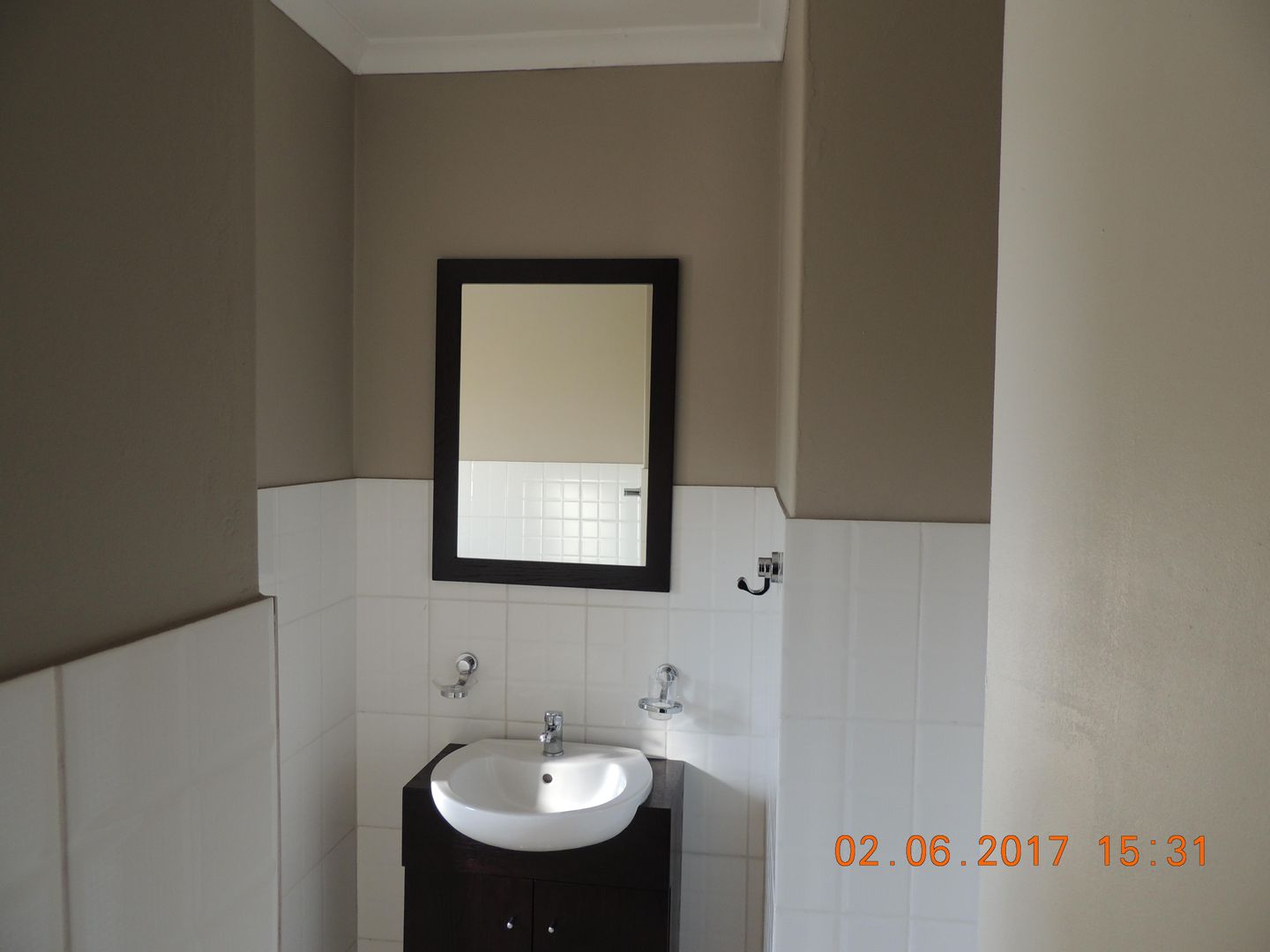 275180806.jpg