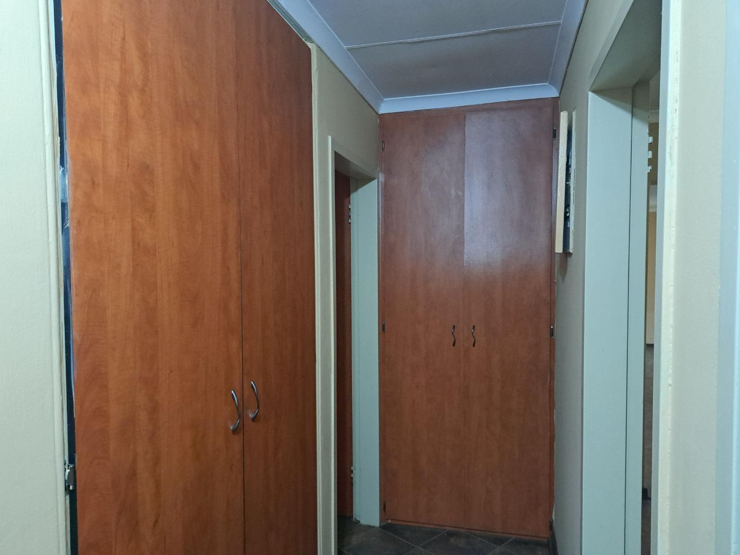 292200699.jpg