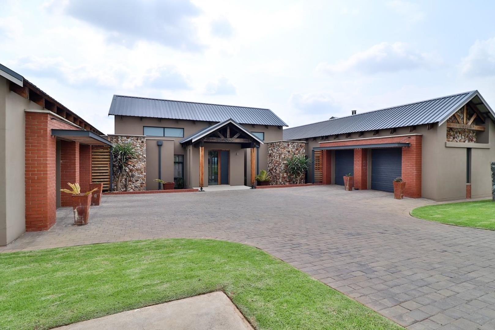 4 Bedroom Golf Estate for Sale - Gauteng