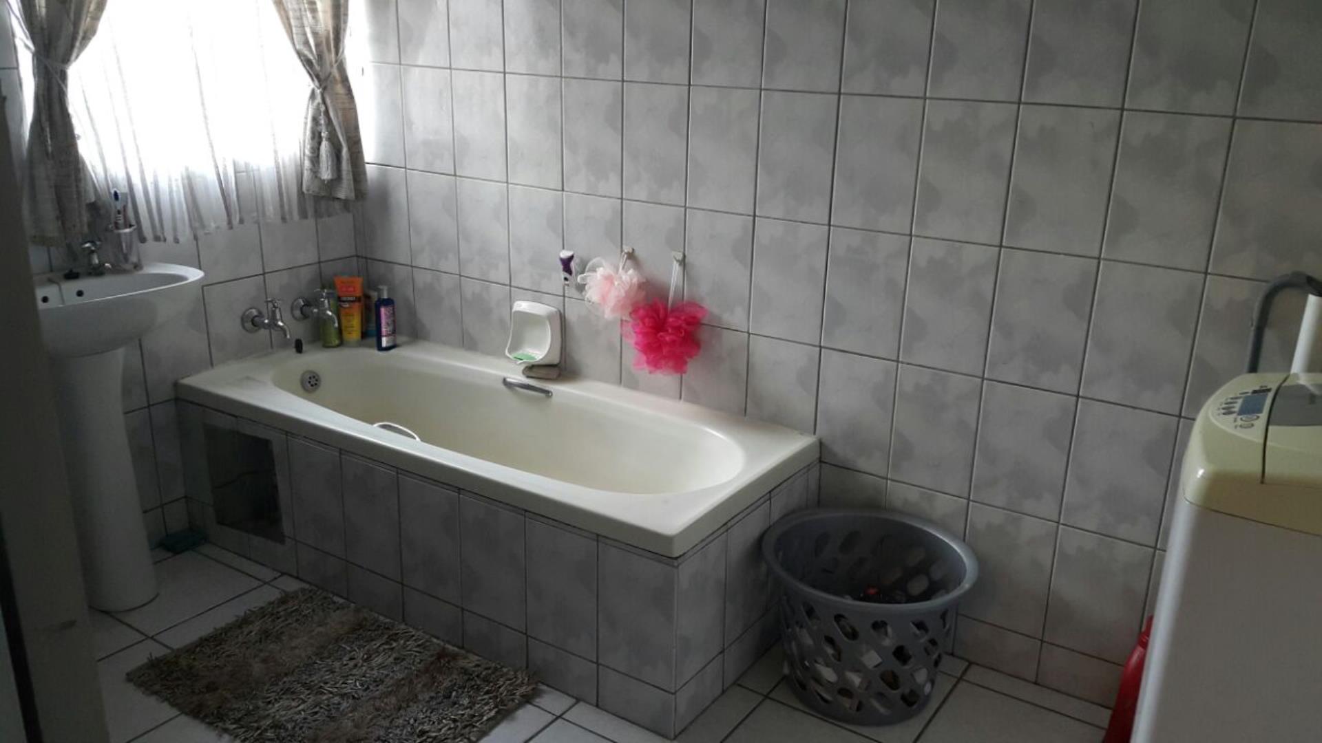 586681_05.jpg