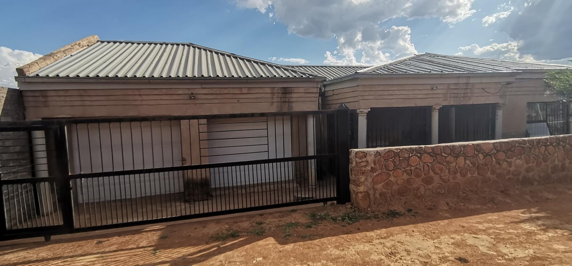 3 Bedroom House for Sale - North West