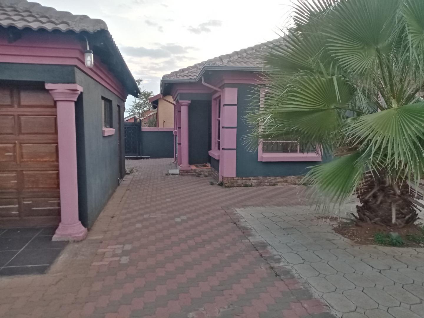 2 Bedroom  House for Sale in Soshanguve - Gauteng