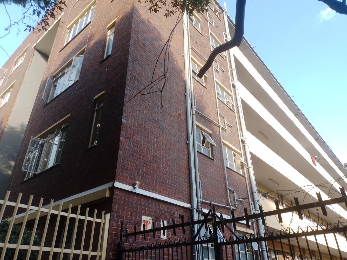 1 Bedroom Flat for Sale - Gauteng