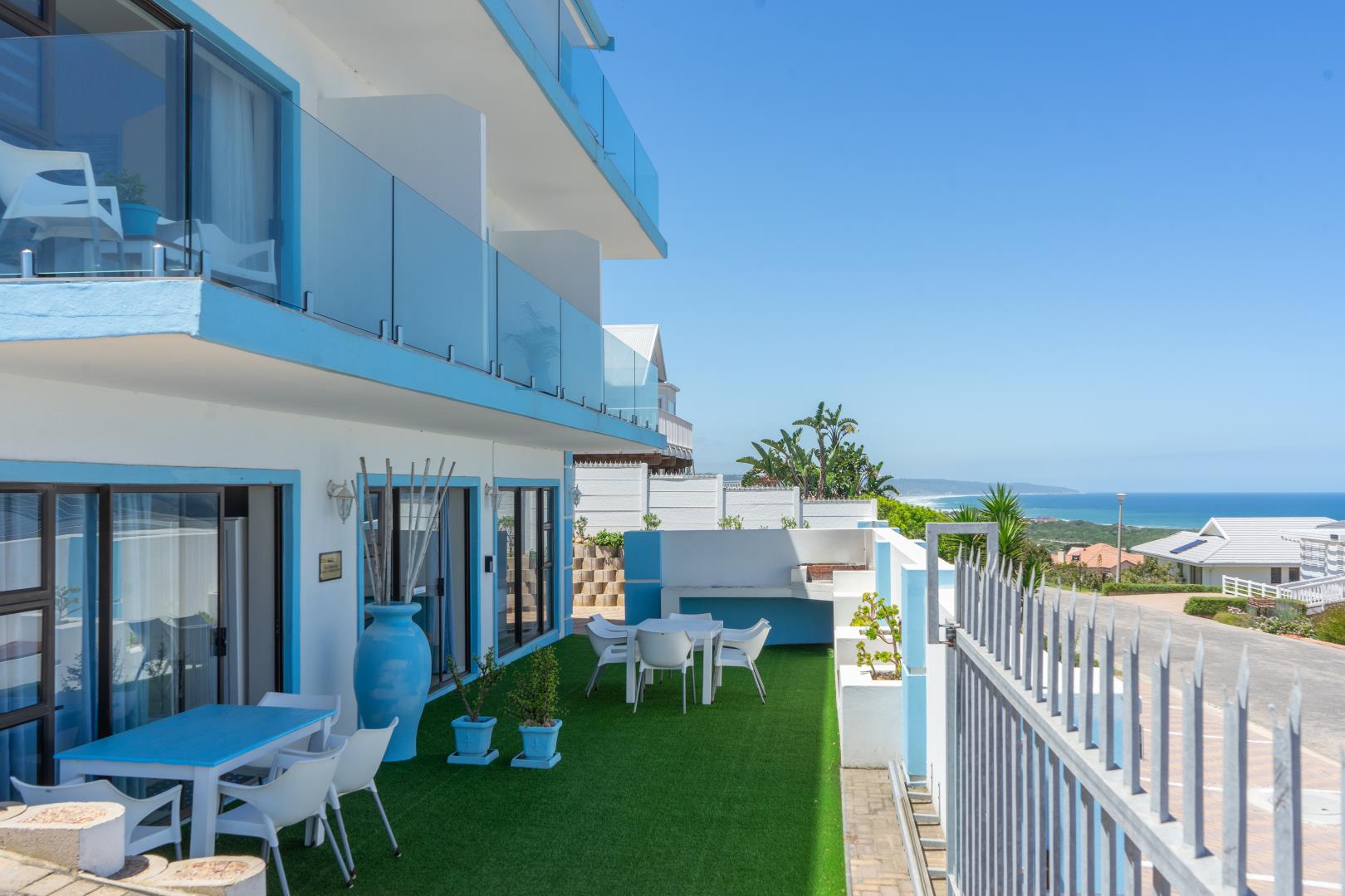 8 Bedroom Guesthouse for Sale - Western Cape
