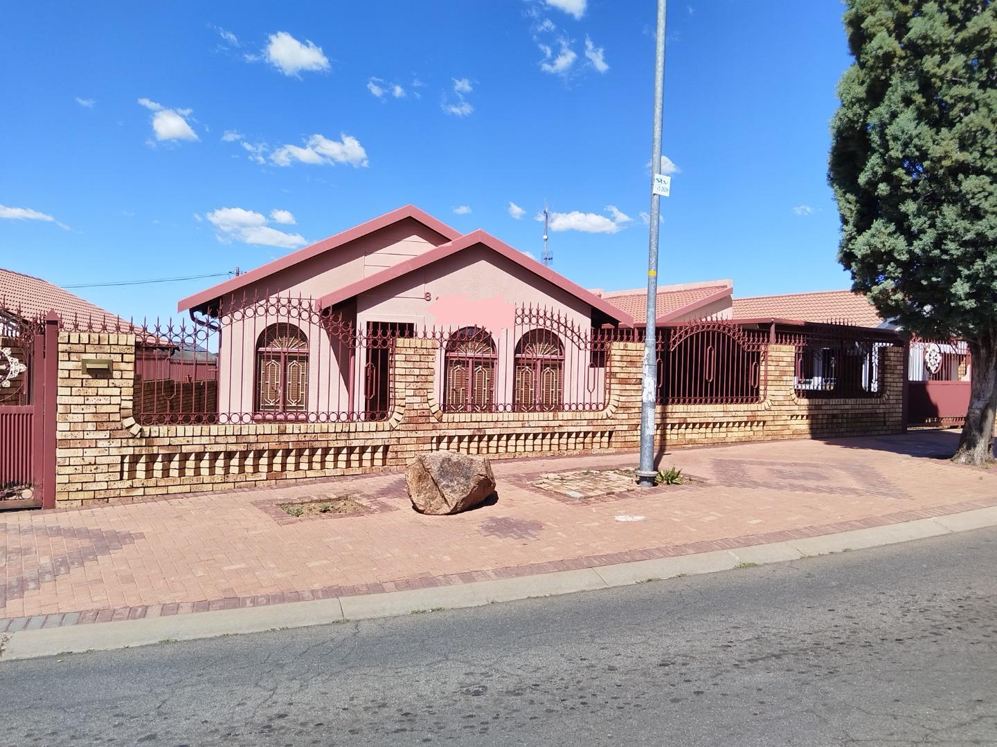 4 Bedroom House for Sale - Gauteng