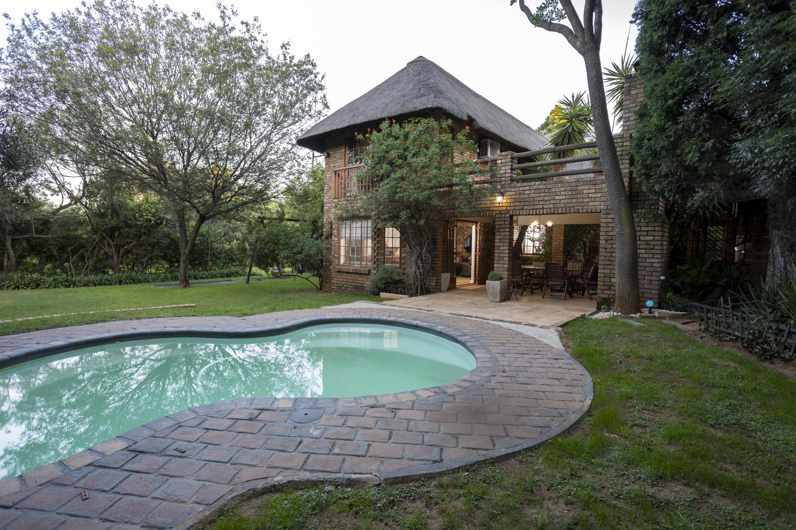 9 Bedroom House + Cottage/Flat for Sale - Gauteng