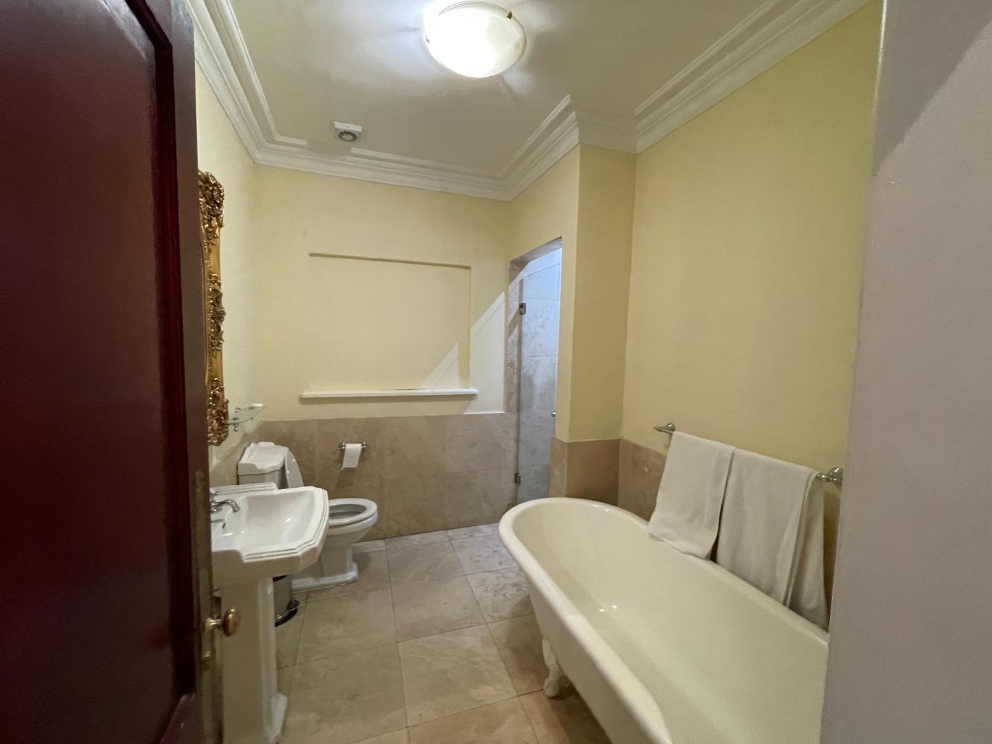 740165_Apartment_102_(7)_N.JPG