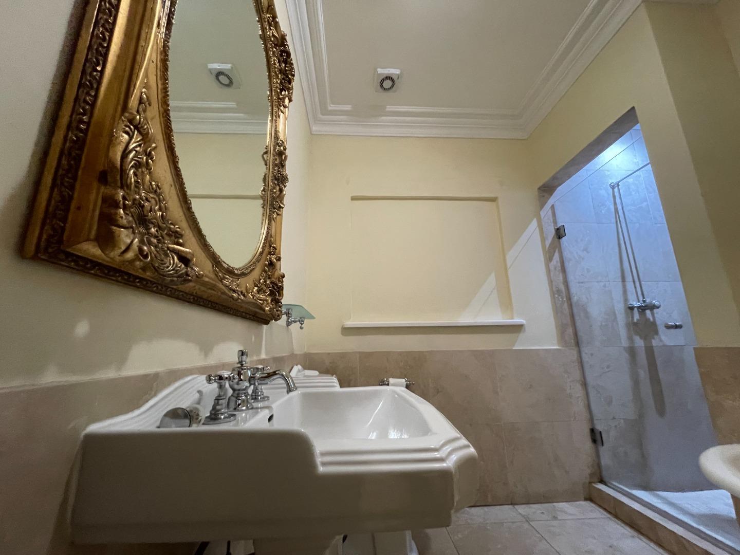 740165_Apartment_102_(8)_N.JPG