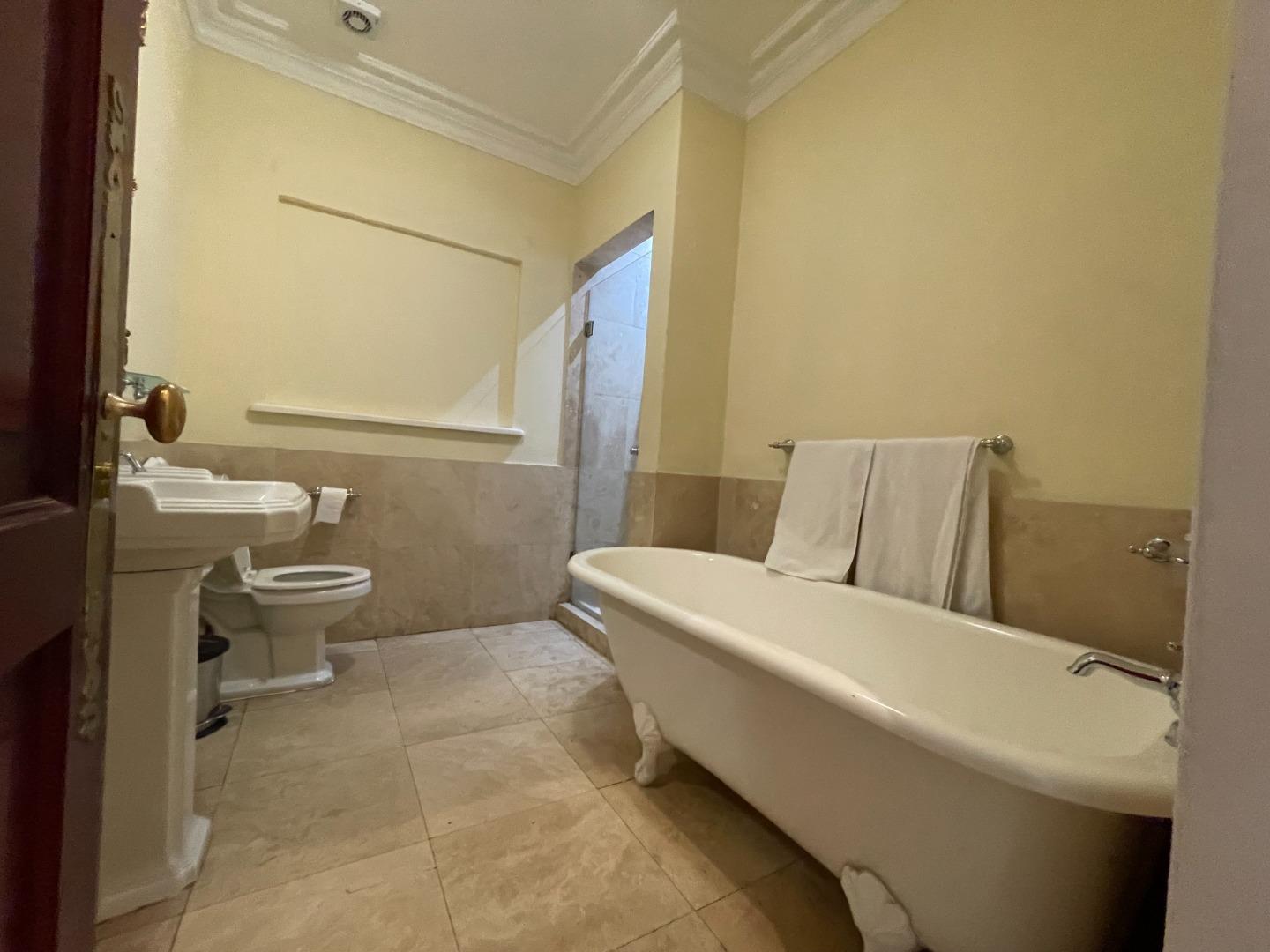 740165_Apartment_102_(9)_N.JPG