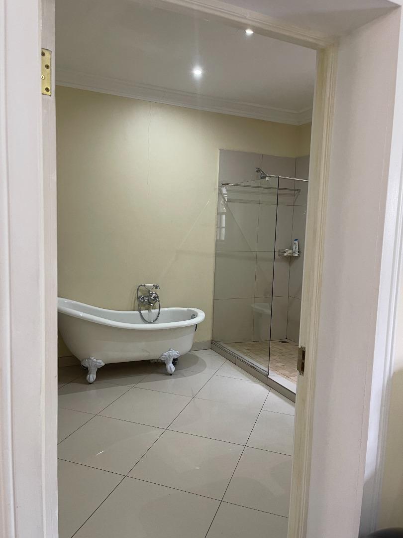 740174_Apartment_503_Bathroom.jpg