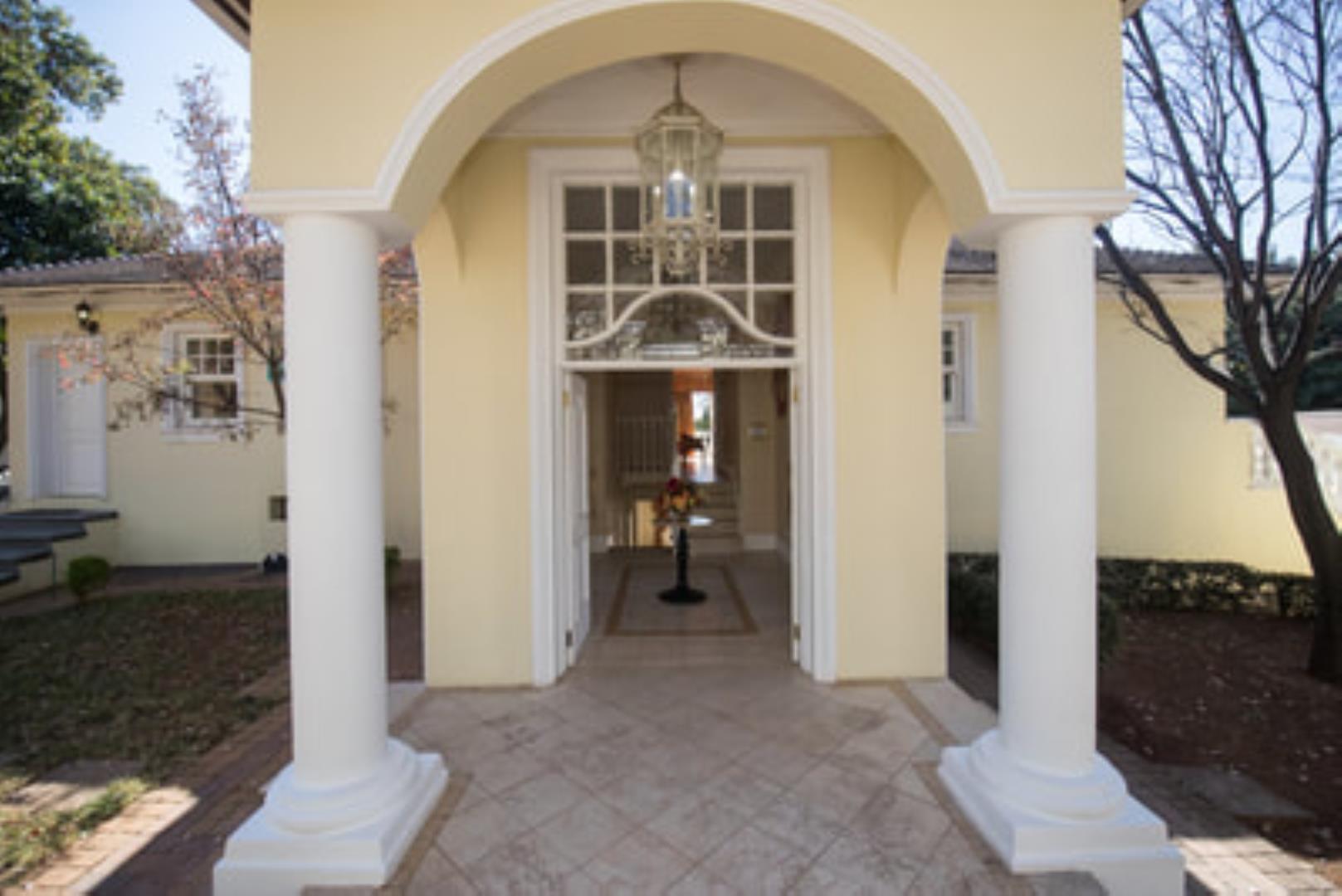 740787_Front_Entrance_178_Albert_(1).jpg