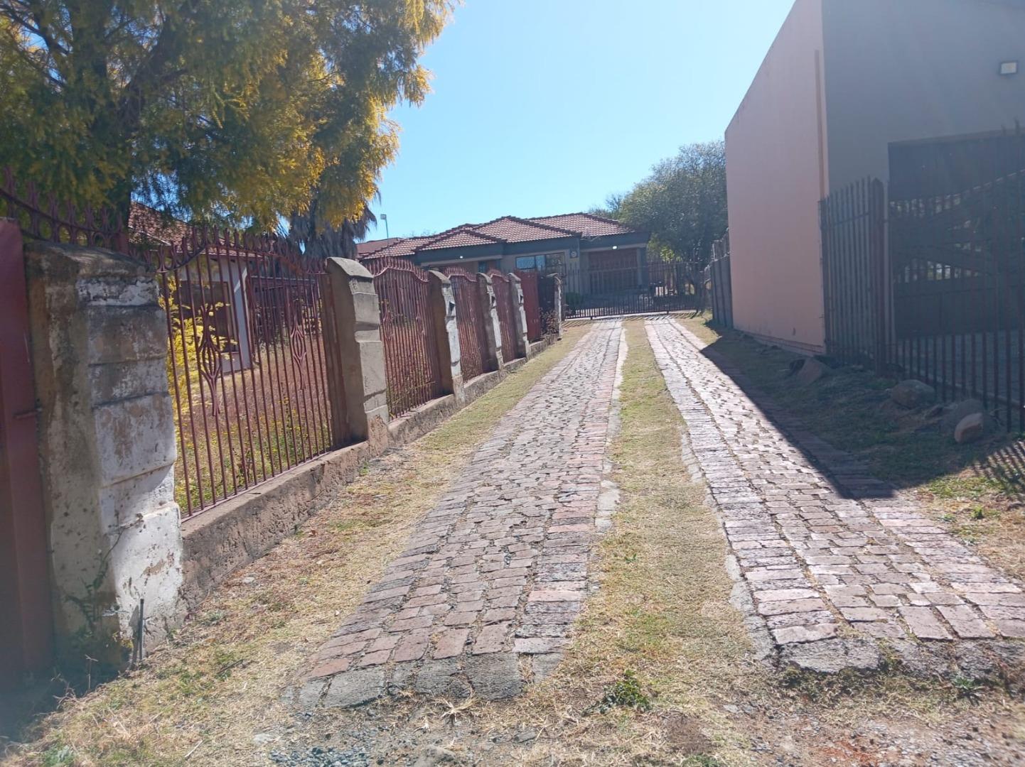 3 Bedroom House for Sale - North West