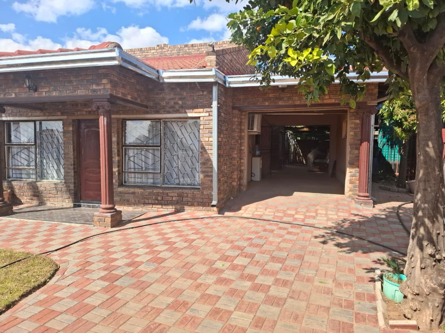 3 Bedroom House for Sale - North West