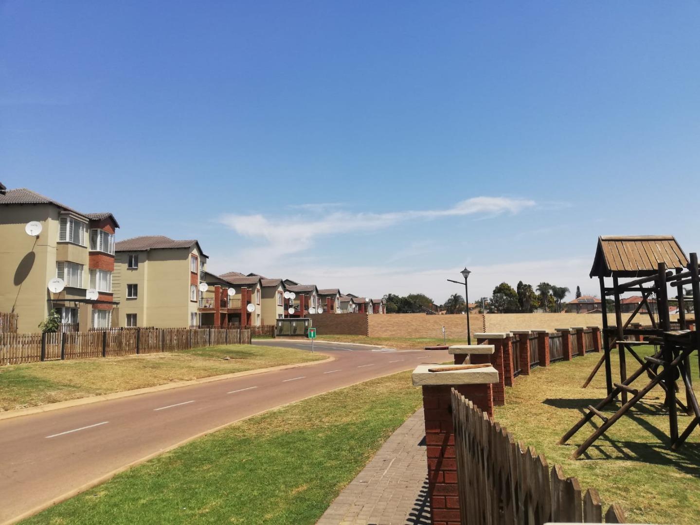 2 Bedroom Flat for Sale - Gauteng