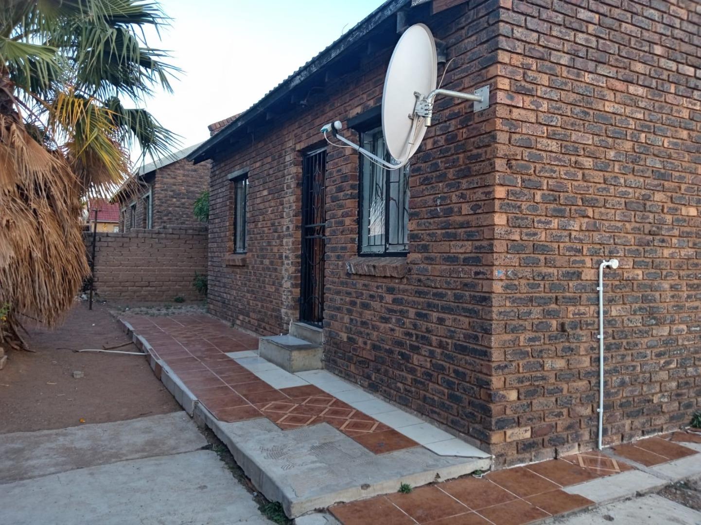 2 Bedroom House for Sale - North West