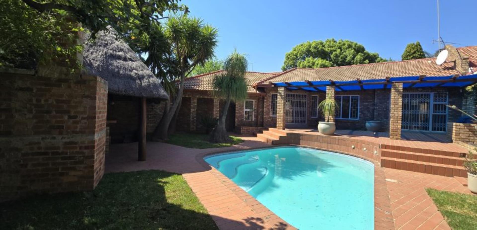 3 Bedroom Duet for Sale - Gauteng